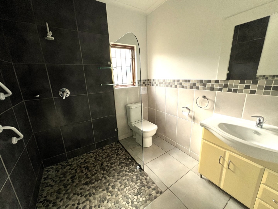 2 Bedroom Property for Sale in Harkerville A H Western Cape